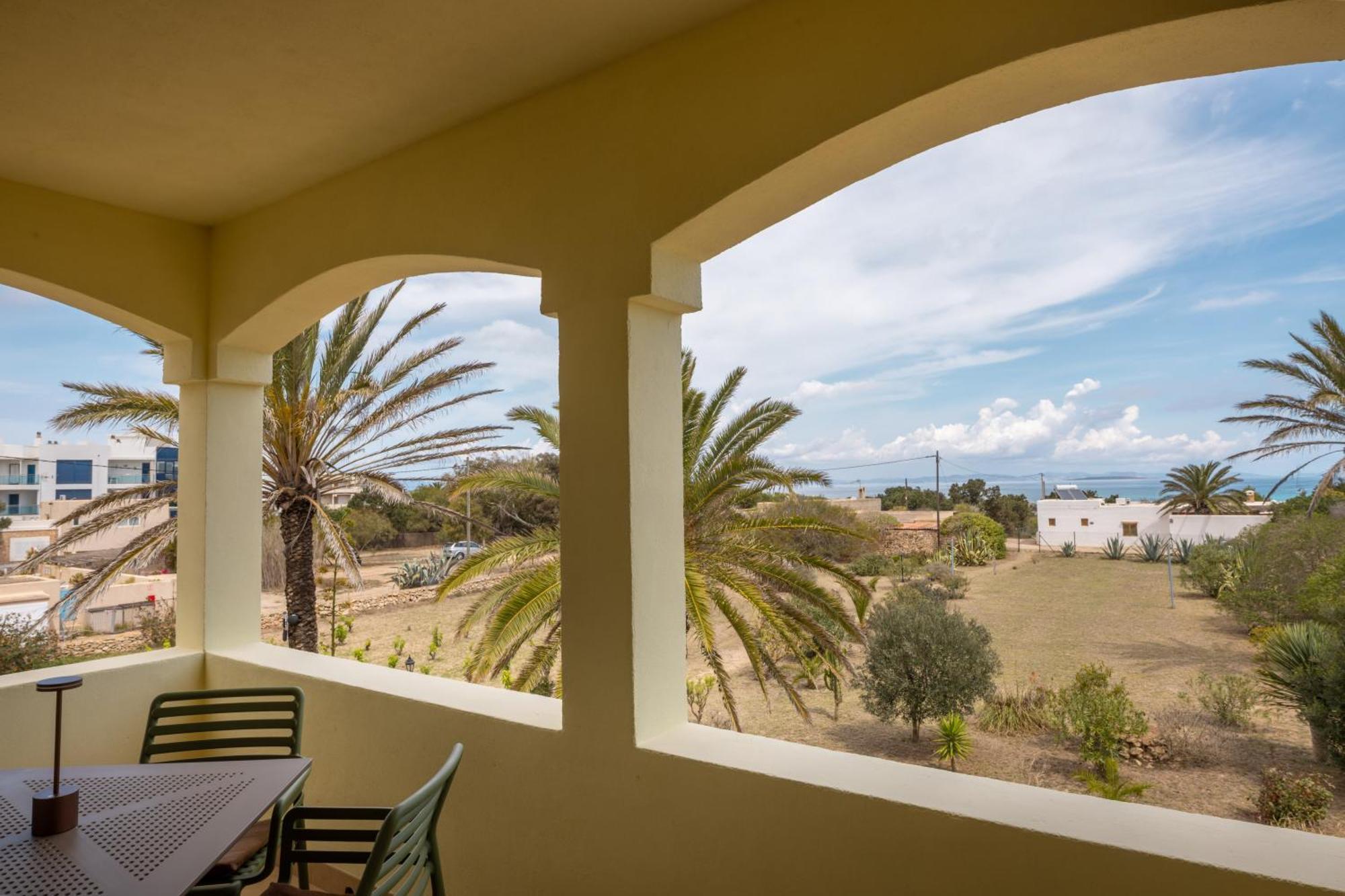 Apartamentos Verde Mar Es Pujols Ngoại thất bức ảnh